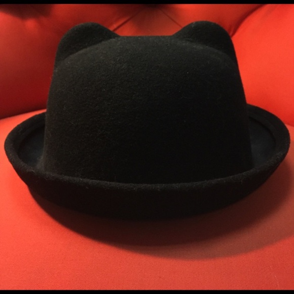 🌹H&M Cat Ears Hat🎩